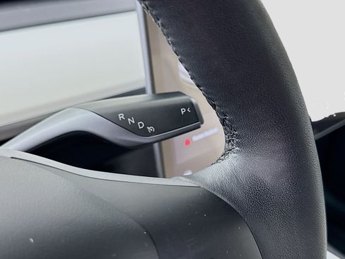 Used 2021 Tesla Model Y Long Range image 17