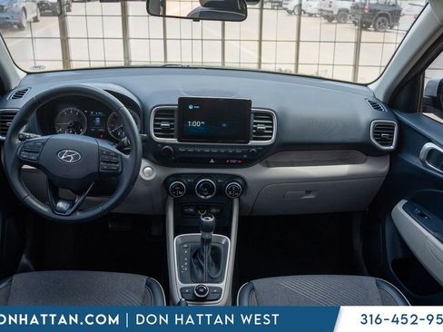 Used 2022 Hyundai Venue Limited FWD image 4