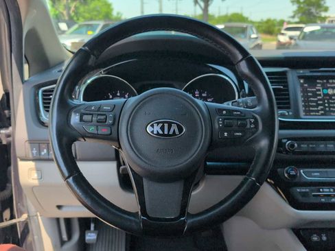 Used 2016 Kia Sedona SX FWD image 22
