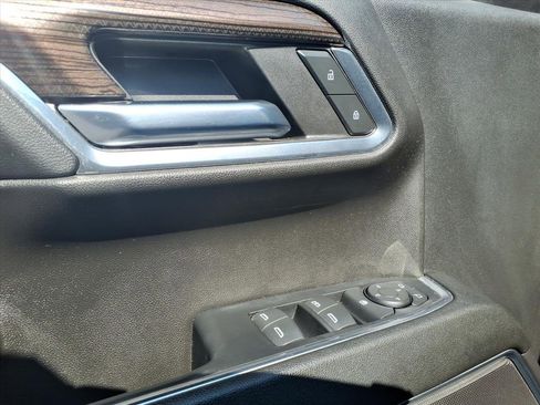 Used 2024 Chevrolet Silverado 1500 LT image 6