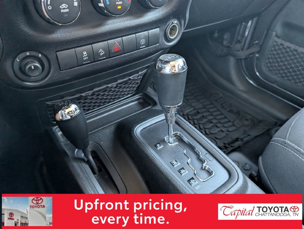Used 2018 Jeep Wrangler Unlimited Sahara AWD/4WD image 20