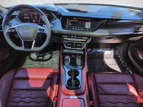 Used 2022 Audi e-tron GT Prestige w/ Prestige Package image 19