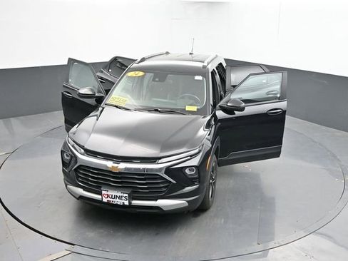 Used 2024 Chevrolet TrailBlazer LT w/ LT Cold Weather Package AWD/4WD image 53