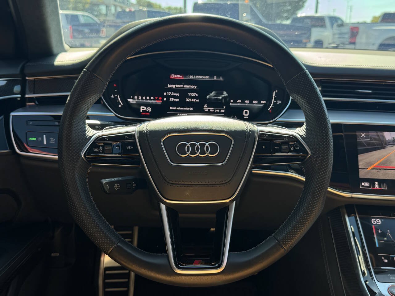 Used 2023 Audi S8 w/ S8 Comfort Plus Package AWD/4WD image 18