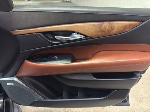 Used 2015 Cadillac Escalade Luxury image 20