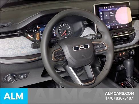 Used 2023 Jeep Compass Latitude image 8