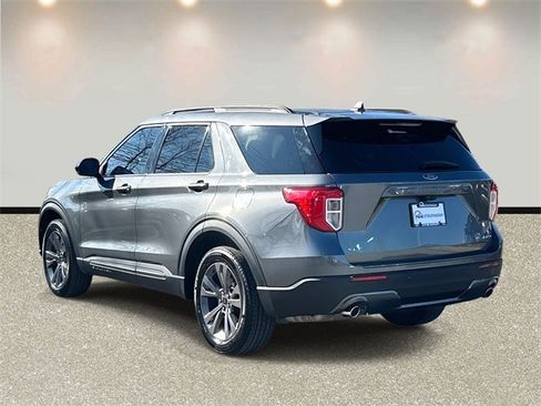 Certified 2022 Ford Explorer XLT w/ Equipment Group 202A image 7