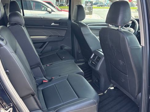 Used 2023 Volkswagen Atlas SE w/ Panoramic Sunroof Package image 18