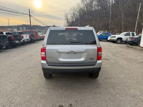 Used 2015 Jeep Patriot Sport w/ Power Value Group AWD/4WD image 8