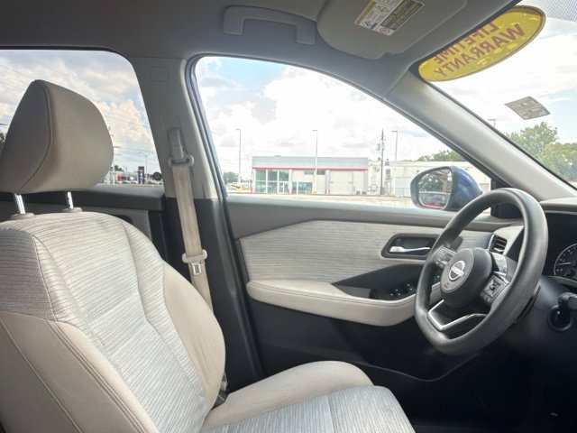 Used 2022 Nissan Rogue SV FWD image 13