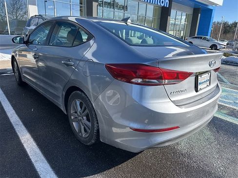 Used 2017 Hyundai Elantra SE image 6
