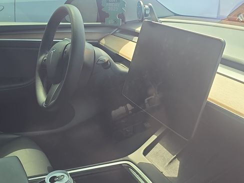 Used 2023 Tesla Model Y Performance AWD/4WD image 8