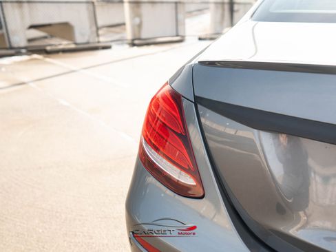 Used 2017 Mercedes-Benz E 300 4MATIC w/ Premium 2 Package image 43