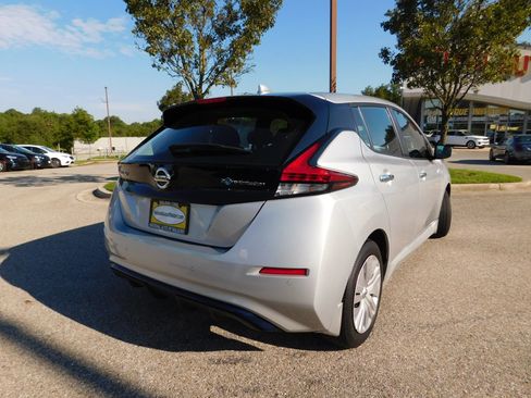 Used 2022 Nissan Leaf S FWD image 5