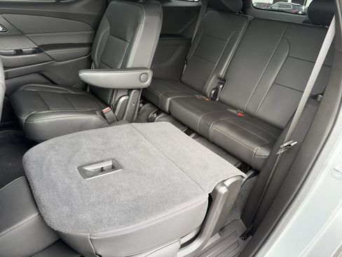 Used 2023 Chevrolet Traverse LT w/ LPO, Floor Liner Package AWD/4WD image 21
