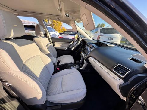 Used 2018 Subaru Forester 2.5i Premium image 30