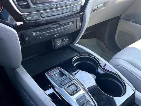 Used 2021 Honda Pilot Touring image 23