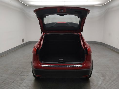 Used 2018 Nissan Rogue Sport SL image 29