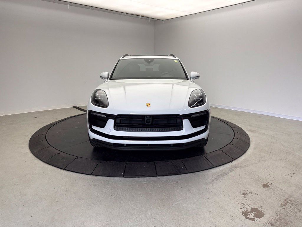 Certified 2024 Porsche Macan AWD/4WD image 10