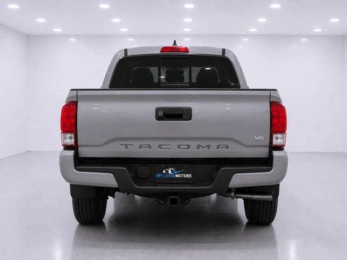 Used 2021 Toyota Tacoma SR5 w/ Trail Edition AWD/4WD image 4