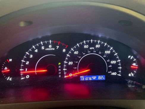 Used 2011 Toyota Camry LE FWD image 11