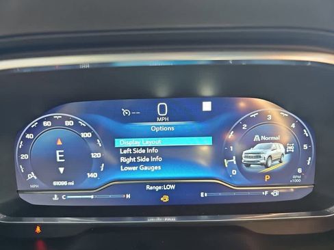 Used 2022 Chevrolet Suburban RST w/ Luxury Package image 15