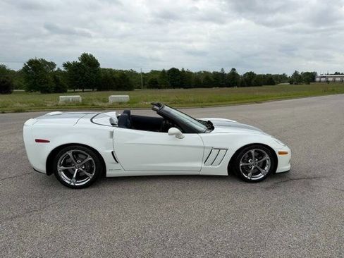 Used 2013 Chevrolet Corvette Grand Sport w/ 4LT Preferred Equipment Group RWD image 12