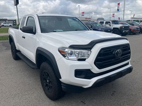 Used 2019 Toyota Tacoma SR w/ SX Package AWD/4WD image 1