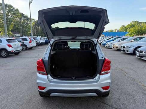 Used 2017 Chevrolet Trax LT w/ LT Convenience Package image 18