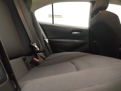Used 2021 Toyota Corolla LE FWD image 19