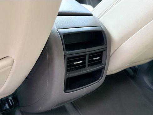 Used 2018 Cadillac XT5 Luxury w/ Driver Awareness Package image 28