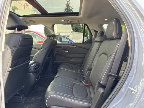 Used 2025 Honda Pilot Elite image 7