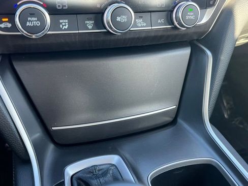 Used 2018 Honda Accord EX-L image 28