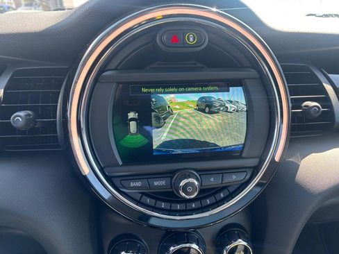 Used 2021 MINI Cooper 2-Door Hardtop w/ 6.5" Touchscreen Package FWD image 18