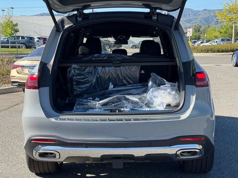 New 2026 Mercedes-Benz GLS 580 4MATIC image 12