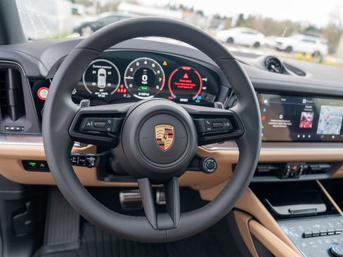 New 2026 Porsche Cayenne S image 14