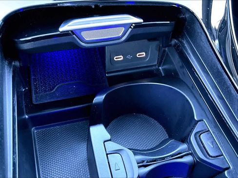 Used 2025 Mercedes-Benz C 300 Sedan image 35