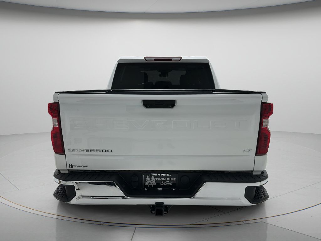 Used 2024 Chevrolet Silverado 1500 LT AWD/4WD image 6