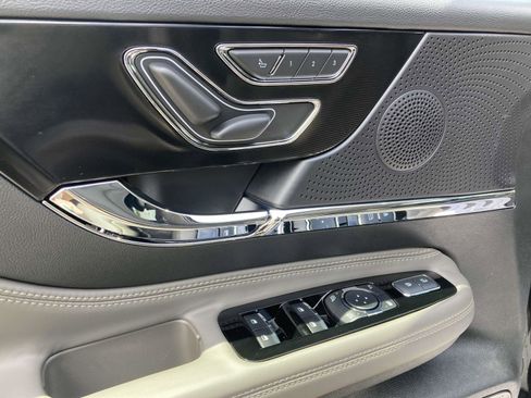 New 2025 Lincoln Corsair FWD w/ Equipment Group 101A image 19