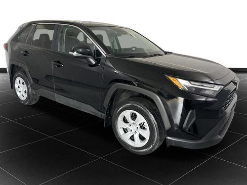 Used 2024 Toyota RAV4 LE AWD/4WD image 7