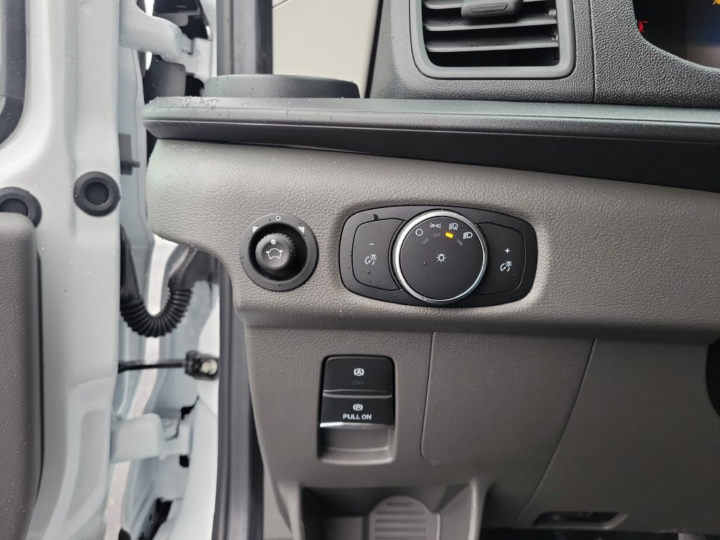 New 2027 Ford Transit 250 Low Roof RWD image 33
