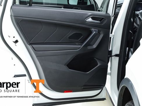 Used 2021 Volkswagen Tiguan SEL Premium R-Line image 17