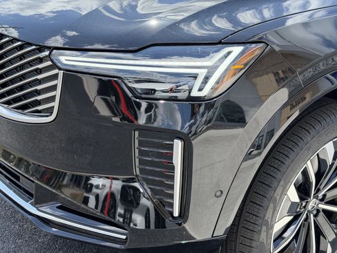New 2026 Volvo XC90 T8 Ultra w/ Lounge Package AWD/4WD image 8