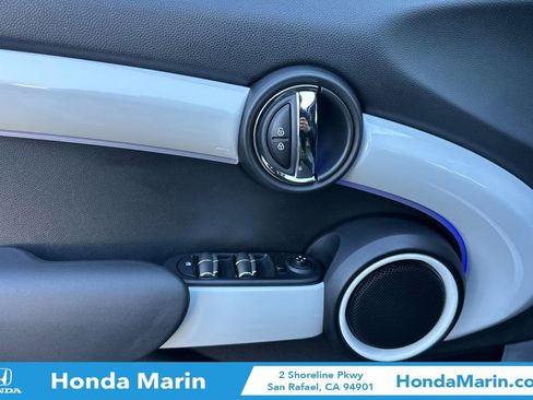 Used 2015 MINI Cooper 4-Door Hardtop image 14