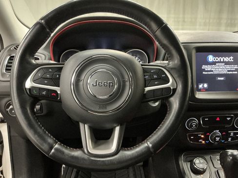 Used 2019 Jeep Compass Trailhawk w/ Cold Weather Group AWD/4WD image 14