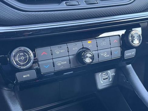 New 2026 Jeep Compass Latitude image 24