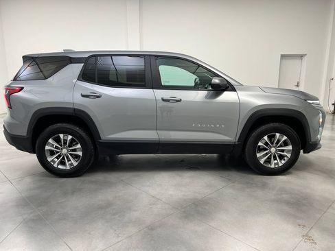 Used 2025 Chevrolet Equinox LT AWD/4WD image 10