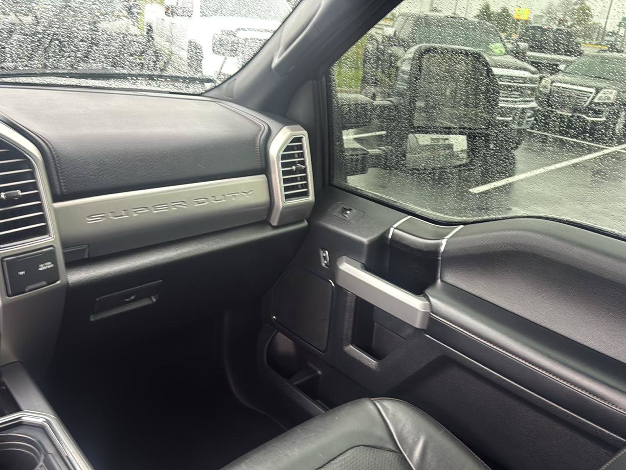 Used 2019 Ford F250 Platinum w/ FX4 Off-Road Package AWD/4WD image 30