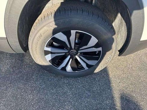 New 2026 Volkswagen Atlas Cross Sport SE image 10