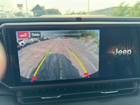 Used 2025 Jeep Wrangler Unlimited Rubicon 392 image 35